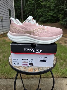 Saucony Triumph 23 S11023-233 Cameo/Quartz Running Shoes Women Sz 12 Worn 1x Box